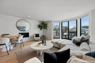 Photo #2: 423907779 Listing