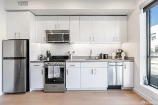 Photo #3: 423907909 Listing