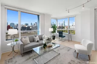 Photo #2: 423907932 Listing