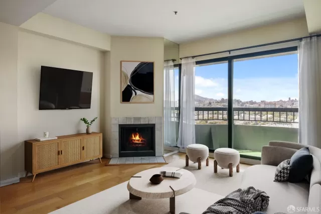 MLS: 423908023 Condo For Sale