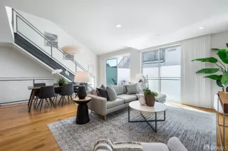 Photo #2: 423908041 Listing