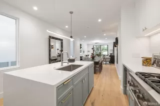 Photo #4: 423908189 Listing