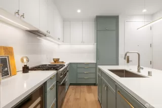 Photo #6: 423908189 Listing