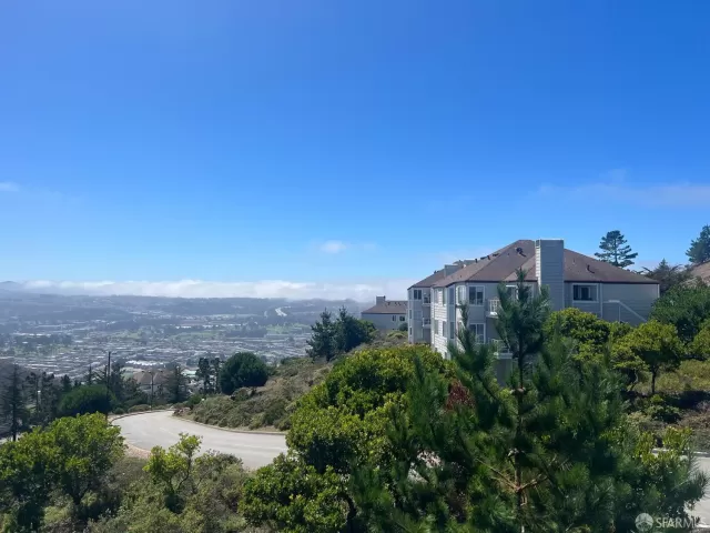 MLS: 423908231 Condo For Sale