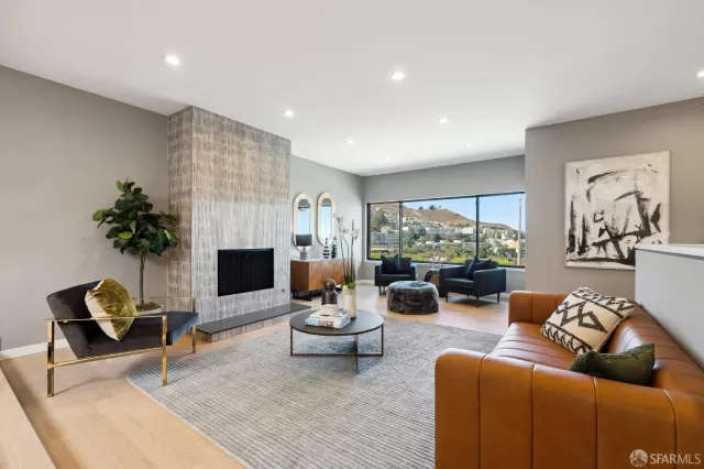 MLS: 423908345 Condo For Sale