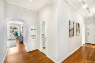 Photo #3: 423908383 Listing