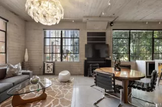 Photo #4: 423908573 Listing