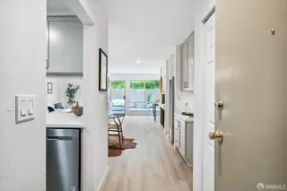 Photo #3: 423909030 Listing 