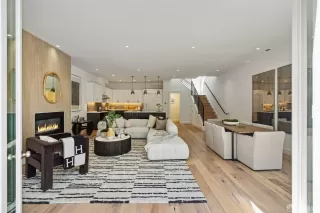 Photo #3: 423909294 Listing