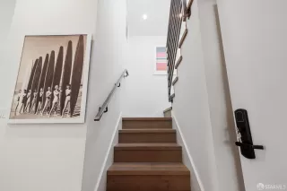 Photo #5: 423909527 Listing