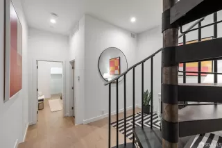 Photo #4: 423909533 Listing 