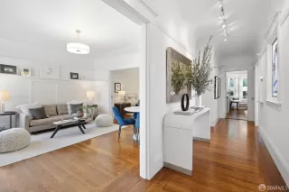 Photo #4: 423909792 Listing