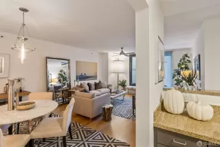 Photo #3: 423910632 Listing