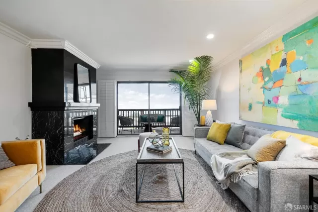 MLS: 423910976 Condo For Sale