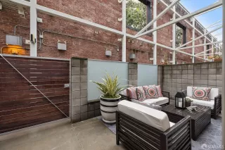 Photo #4: 423911384 Listing 