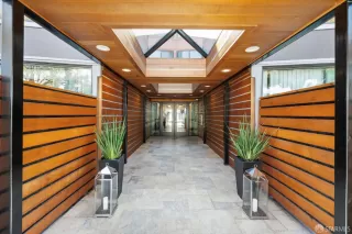 Photo #1: 423911429 Listing