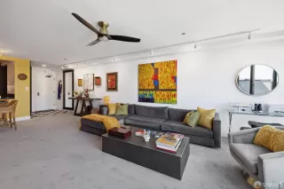 Photo #6: 423911429 Listing