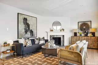 Photo #2: 423911475 Listing