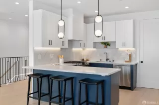 Photo #2: 423911747 Listing