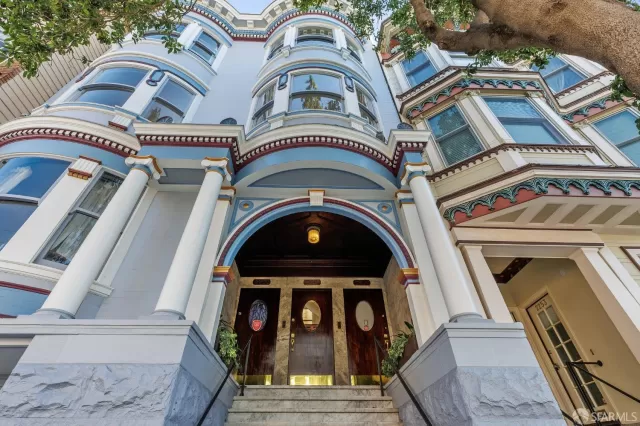 MLS: 423912004 Condo For Sale