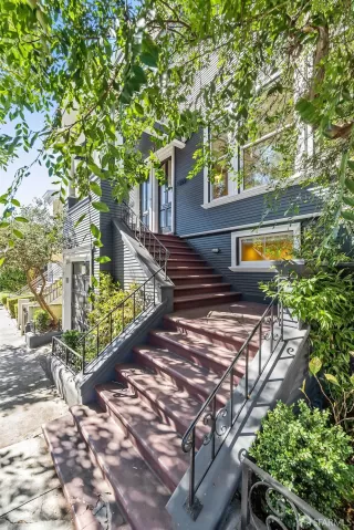 Photo #3: 423912012 Listing