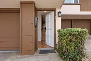 Photo #3: 423912318 Listing