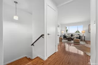 Photo #5: 423912318 Listing