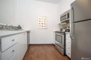 Photo #3: 423912337 Listing