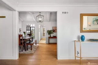 Photo #6: 423912642 Listing