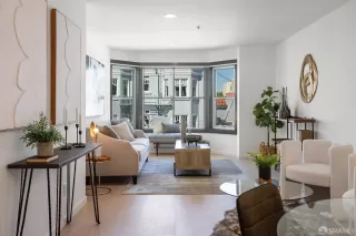 Photo #5: 423913121 Listing