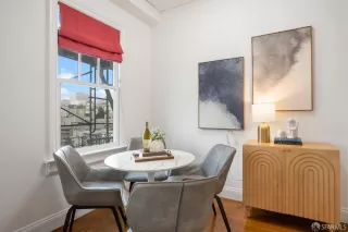 Photo #5: 423913379 Listing 