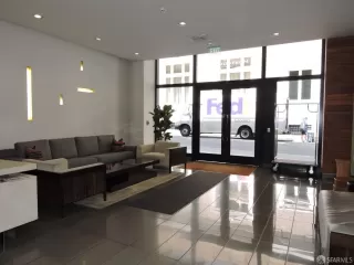 Photo #5: 423914581 Listing