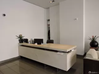 Photo #6: 423914581 Listing