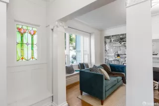 Photo #4: 423914957 Listing