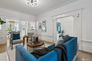 Photo #6: 423914957 Listing