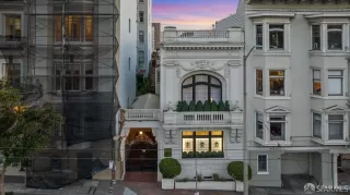 Photo #2: 423915357 Listing