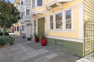 Photo #3: 423915359 Listing