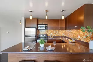 Photo #5: 423915406 Listing 