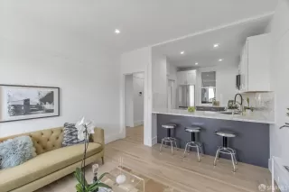 Photo #6: 423915766 Listing 