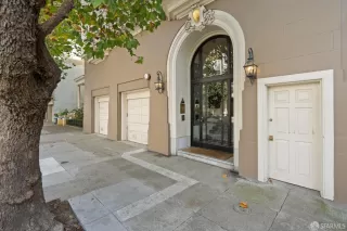 Photo #4: 423915884 Listing