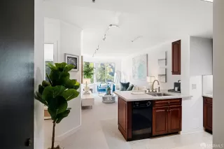 Photo #5: 423916075 Listing 