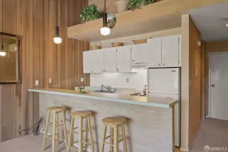 Photo #6: 423916110 Listing