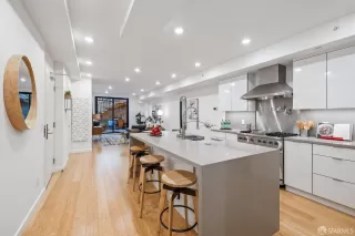 Photo #1: 423916275 Listing 