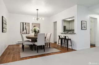 Photo #6: 423916288 Listing