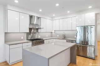 Photo #3: 423916313 Listing