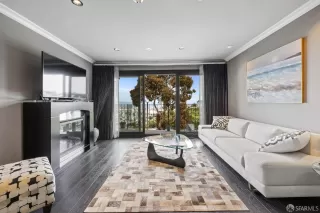 Photo #2: 423916538 Listing