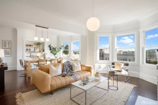 Photo #1: 423916556 Listing