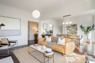 Photo #4: 423916556 Listing