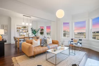 Photo #5: 423916556 Listing