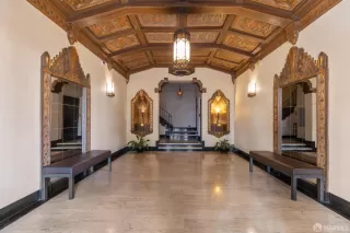 Photo #5: 423916941 Listing